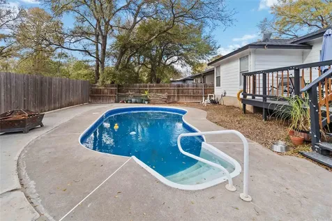 106 Shadow Wood Trail Cedar Creek TX 78612