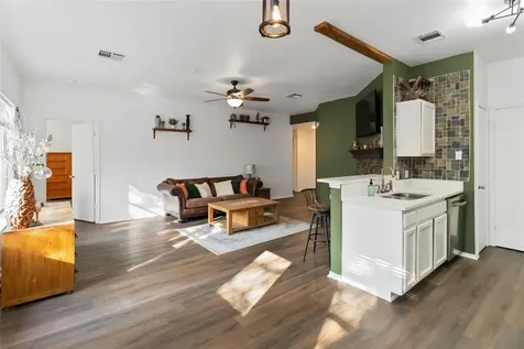 106 Shadow Wood Trail Cedar Creek TX 78612