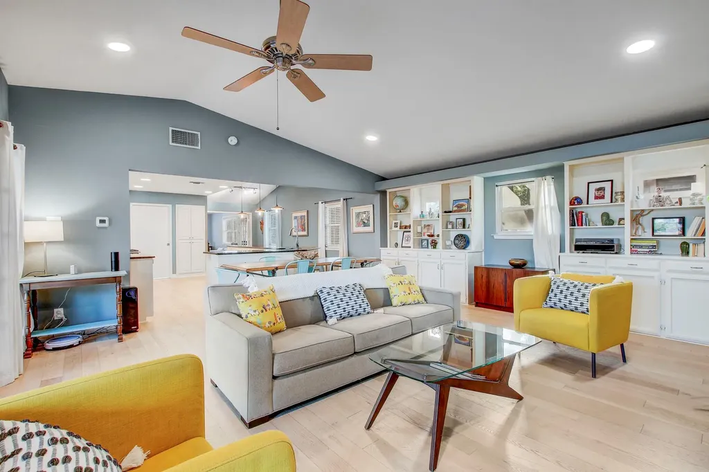 2104 W 10th Street Austin TX 78703