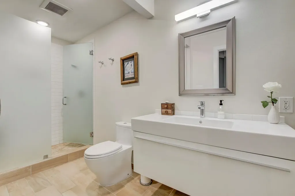 2104 W 10th Street Austin TX 78703