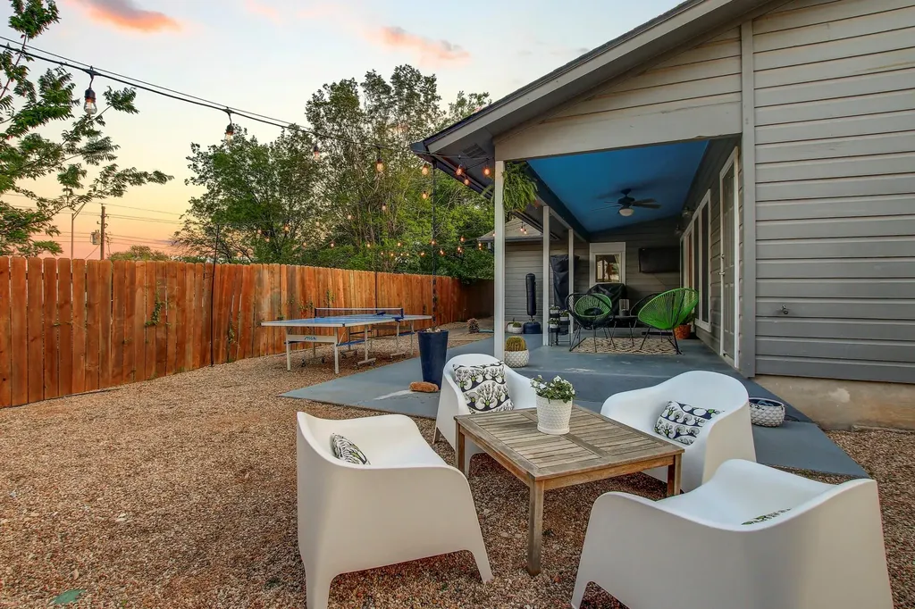 2104 W 10th Street Austin TX 78703