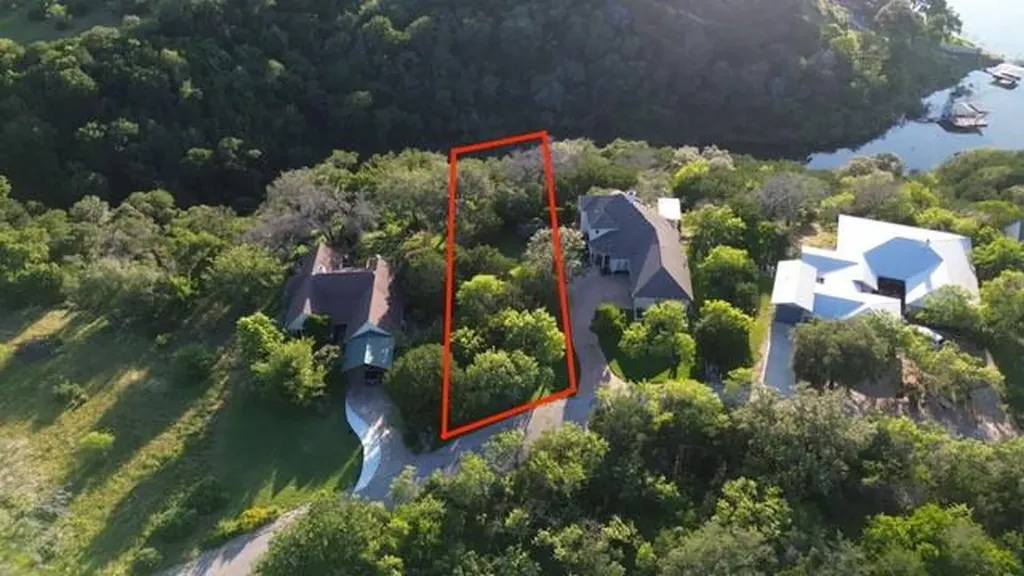 19 Hummingbird Way Spicewood TX 78669