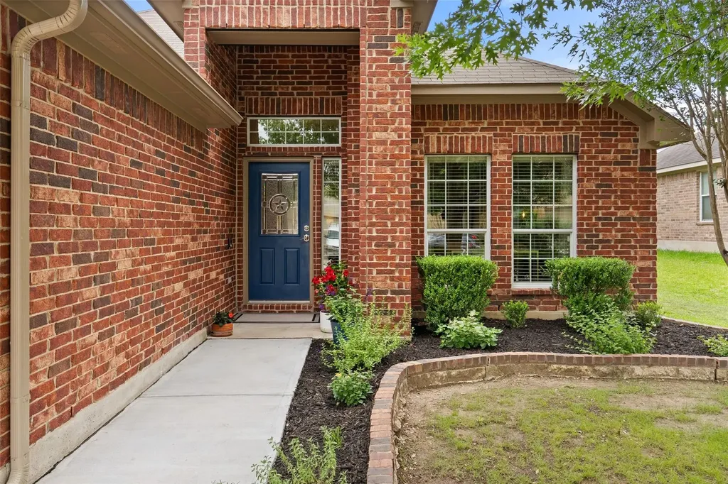 994 Hot Spring Valley Buda TX 78610