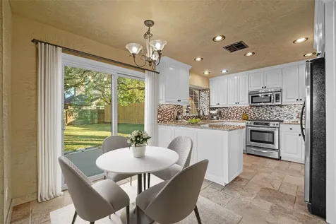 11021 Whiskey River Drive Austin TX 78748