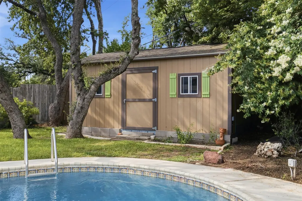 13523 Briar Hollow Drive Austin TX 78729
