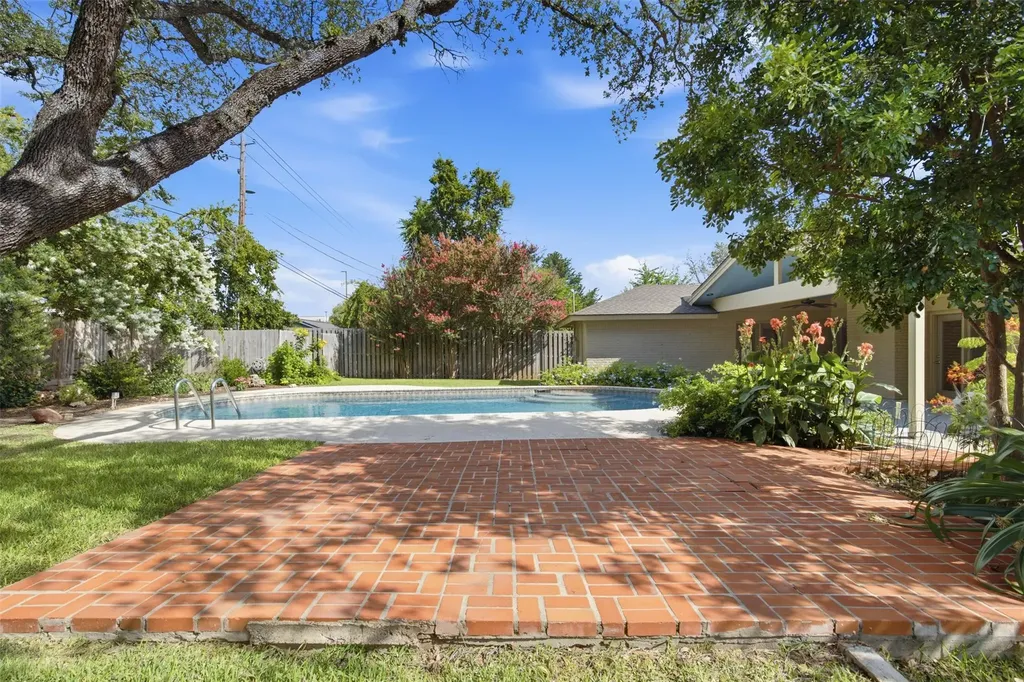 13523 Briar Hollow Drive Austin TX 78729