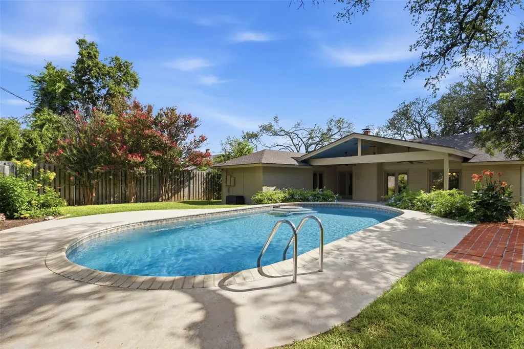 13523 Briar Hollow Drive Austin TX 78729