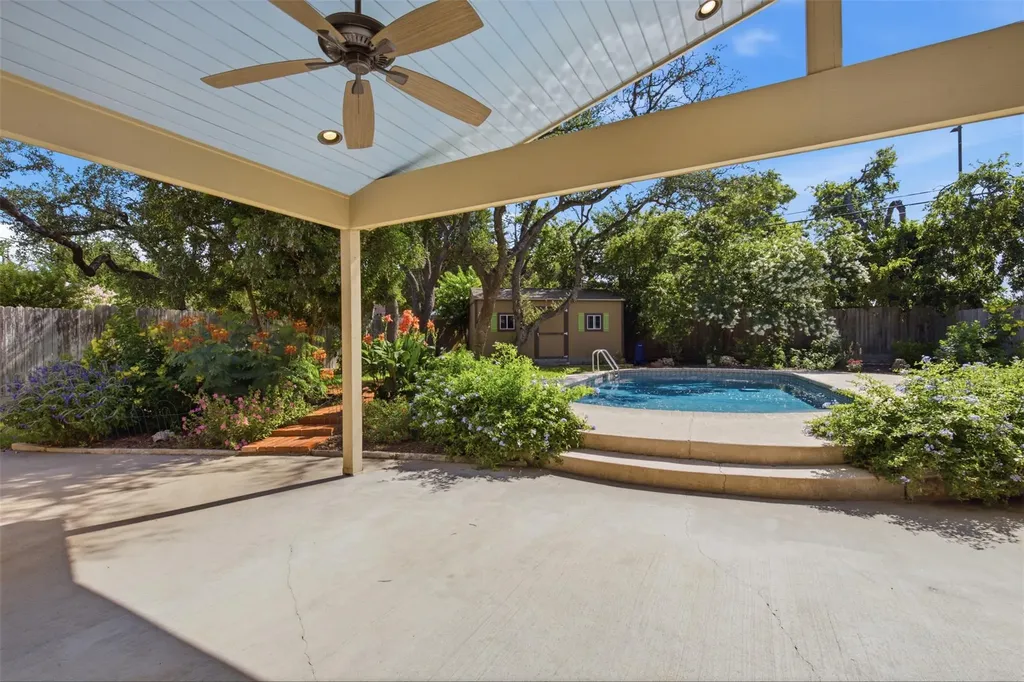 13523 Briar Hollow Drive Austin TX 78729