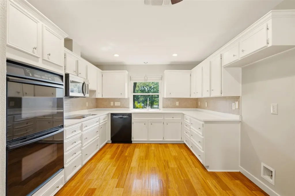 13523 Briar Hollow Drive Austin TX 78729