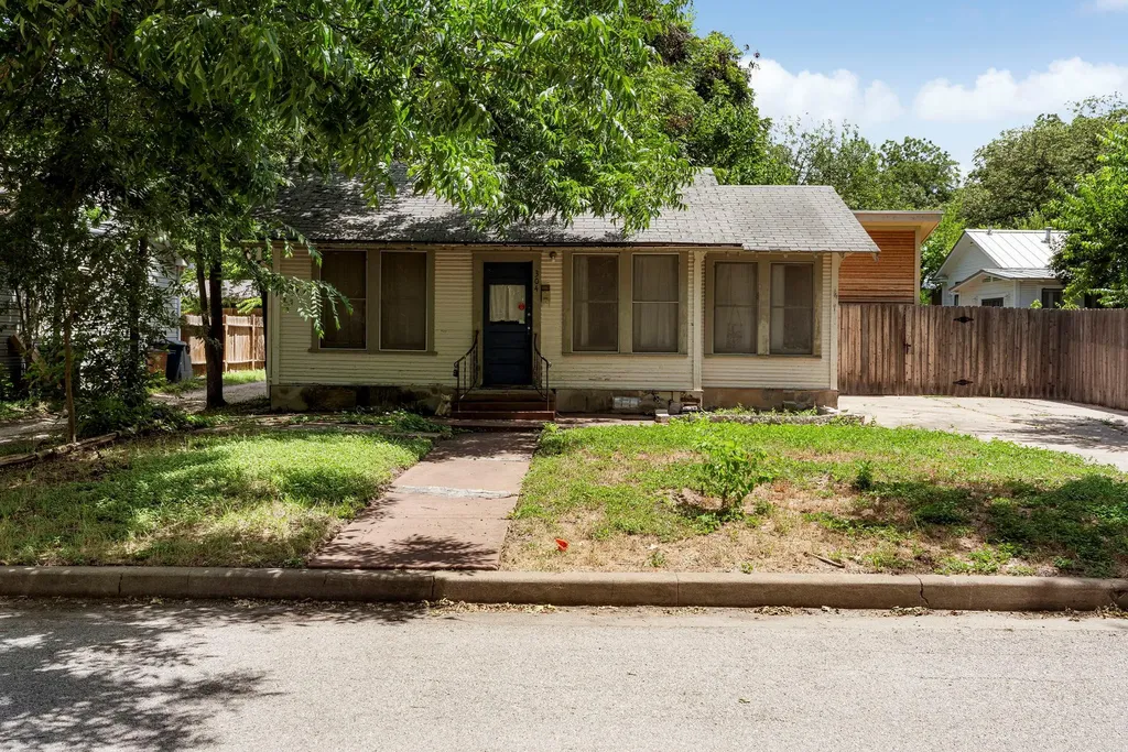 304 W 42nd Street Austin TX 78751