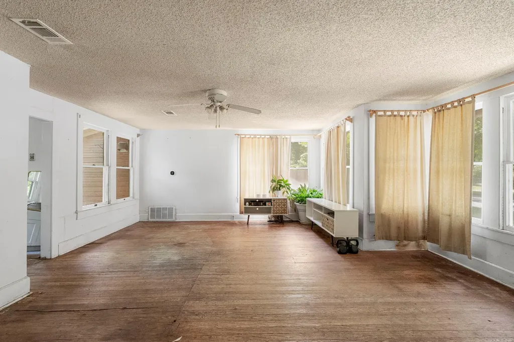 304 W 42nd Street Austin TX 78751
