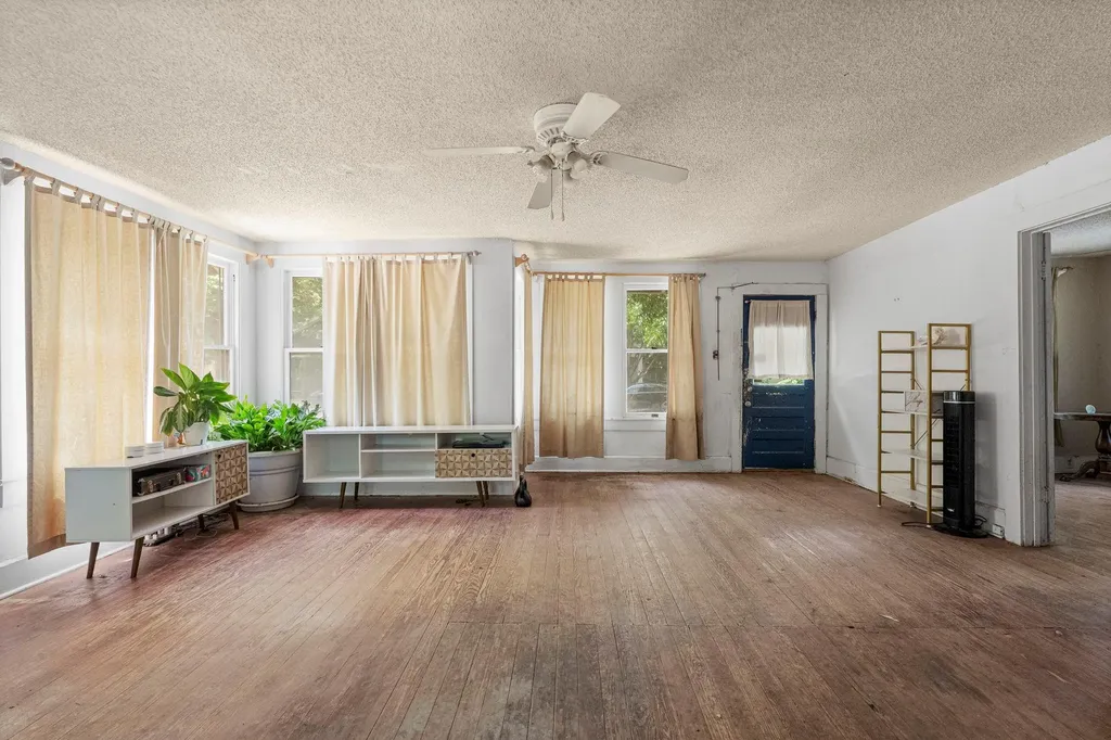 304 W 42nd Street Austin TX 78751