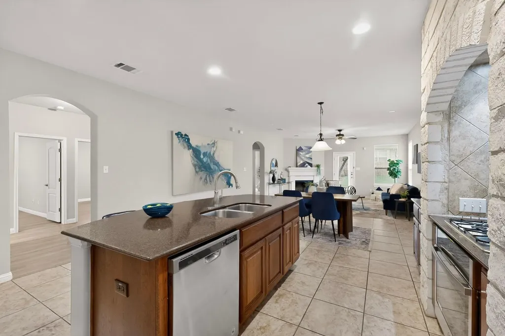 178 Limestone Trail Austin TX 78737