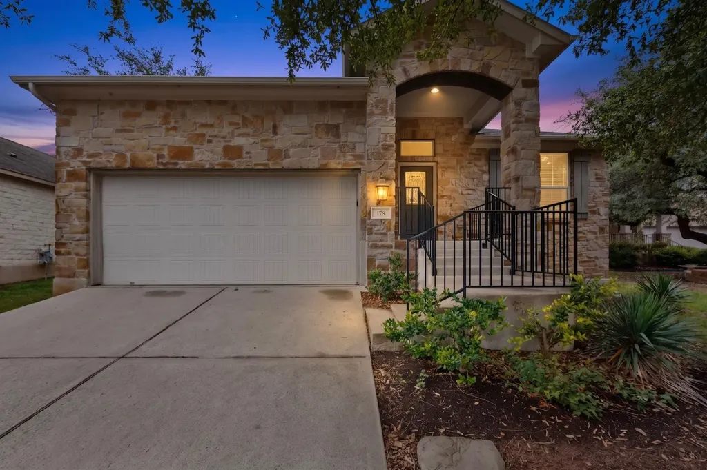 178 Limestone Trail Austin TX 78737