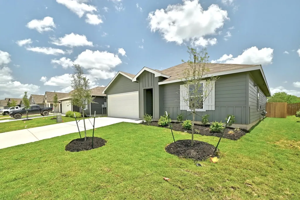 106 N Richland Drive Lockhart TX 78644