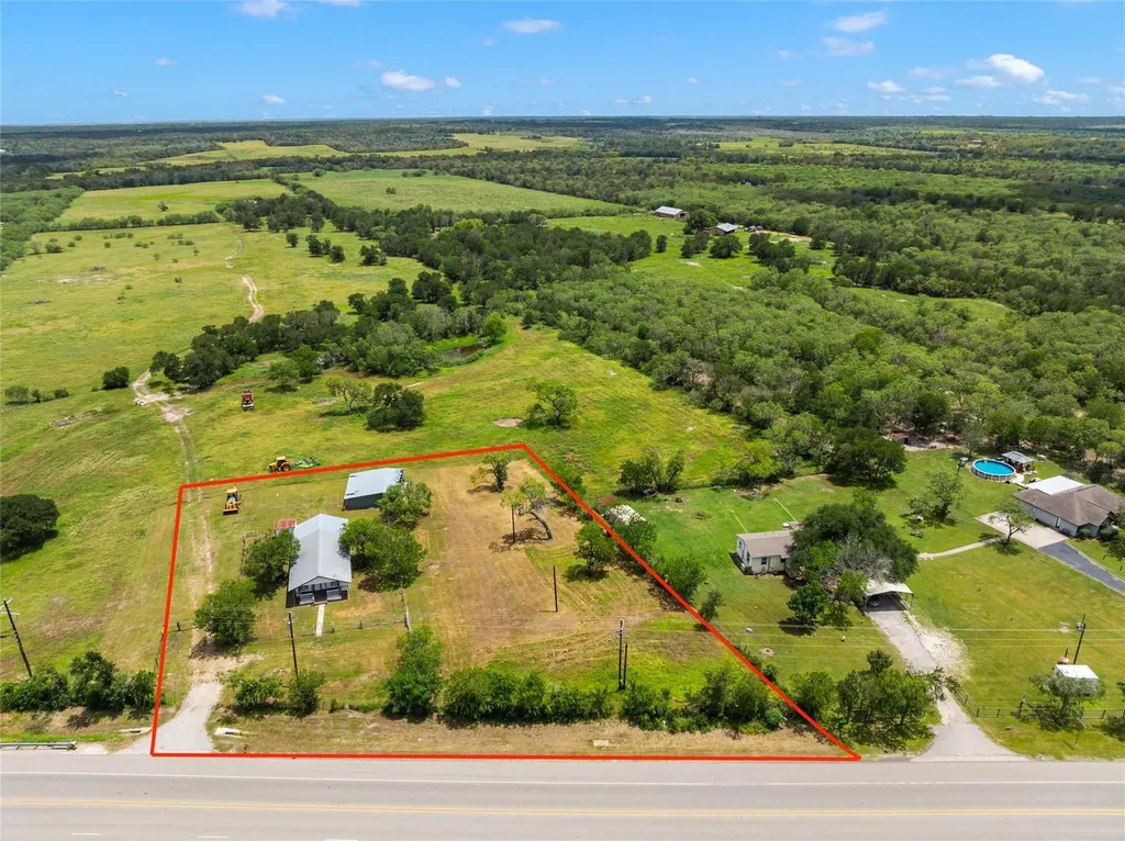 2515 Highway 21 W Dale TX 78616