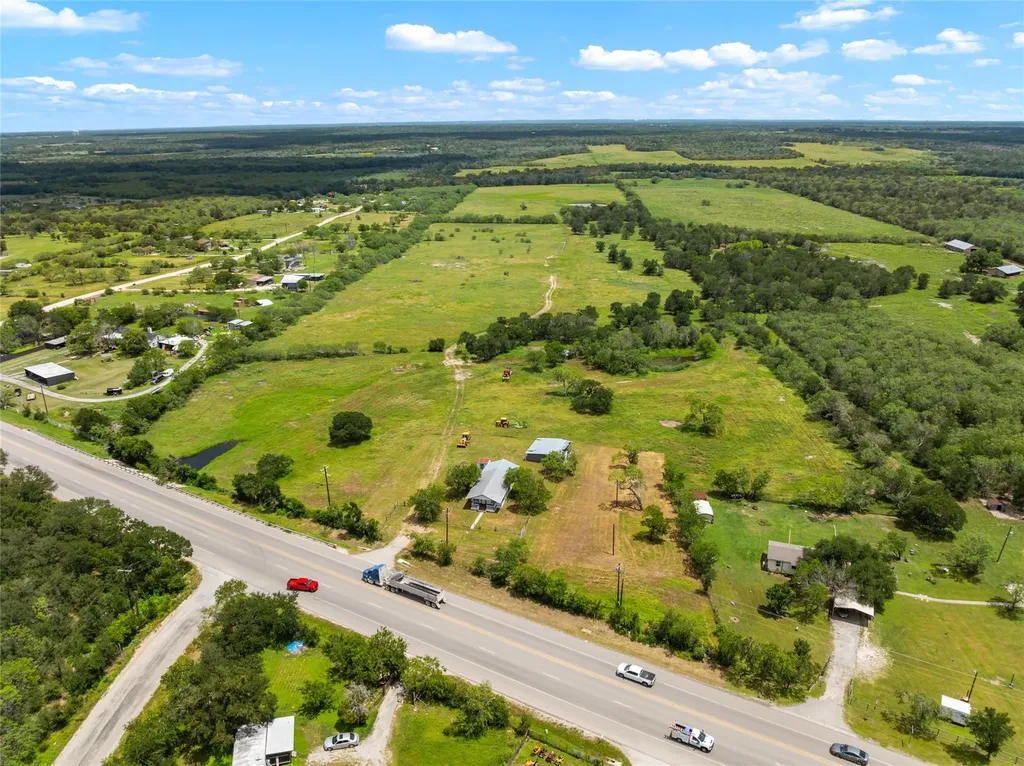 2515 Highway 21 W Dale TX 78616