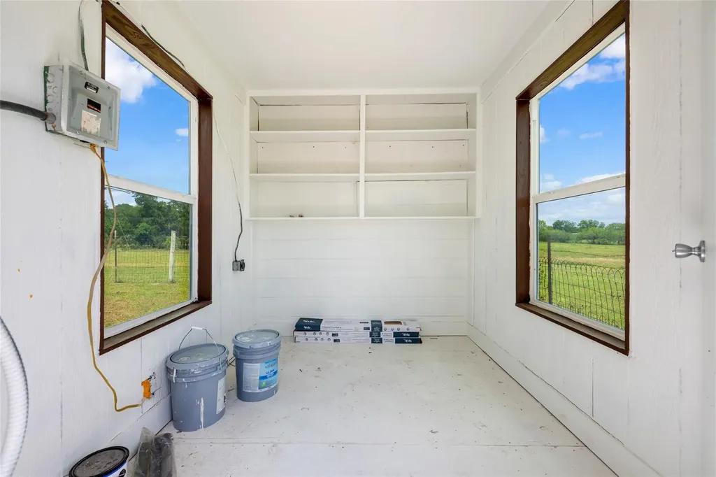 2515 Highway 21 W Dale TX 78616