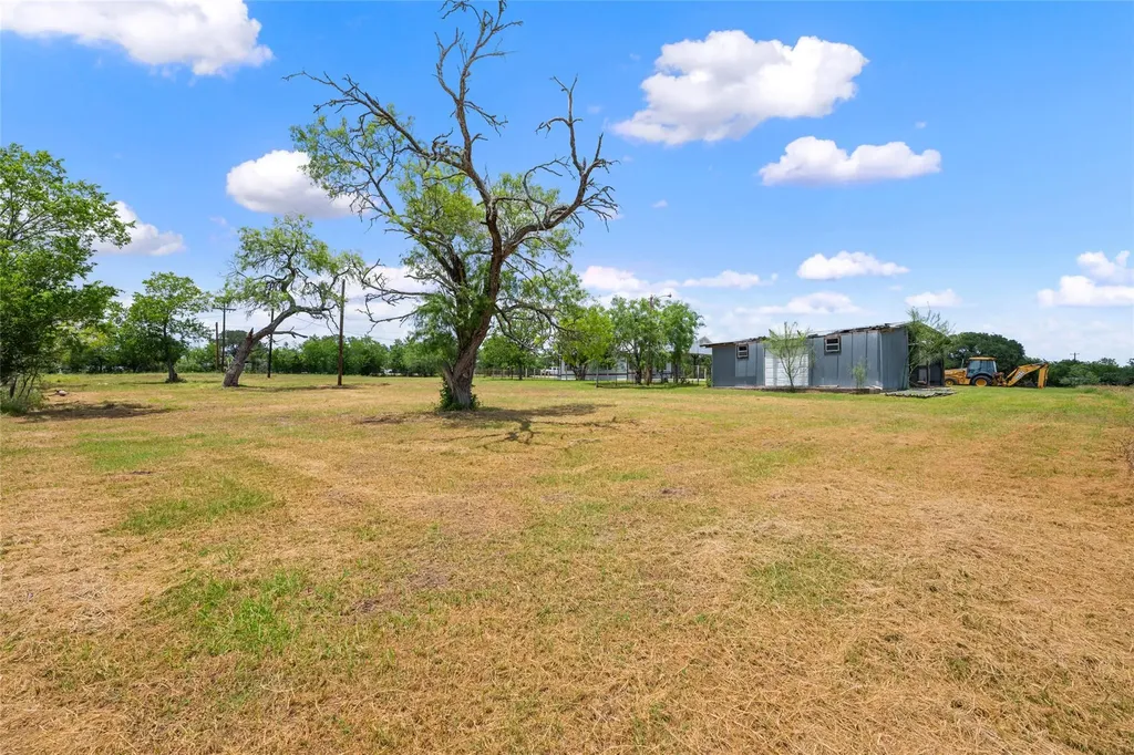 2515 Highway 21 W Dale TX 78616
