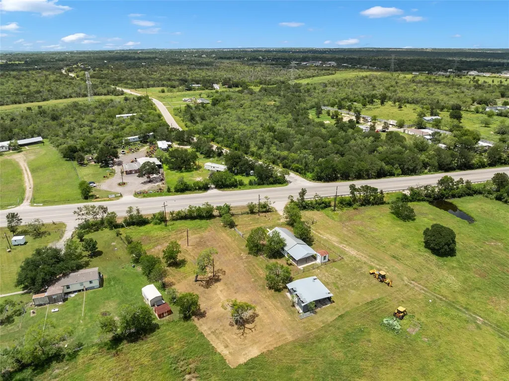2515 Highway 21 W Dale TX 78616