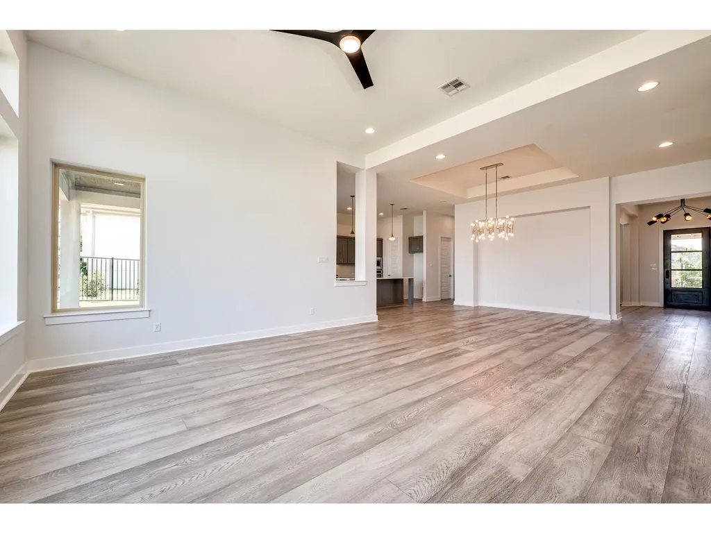523 Baldovino Skyway Lakeway TX 78738