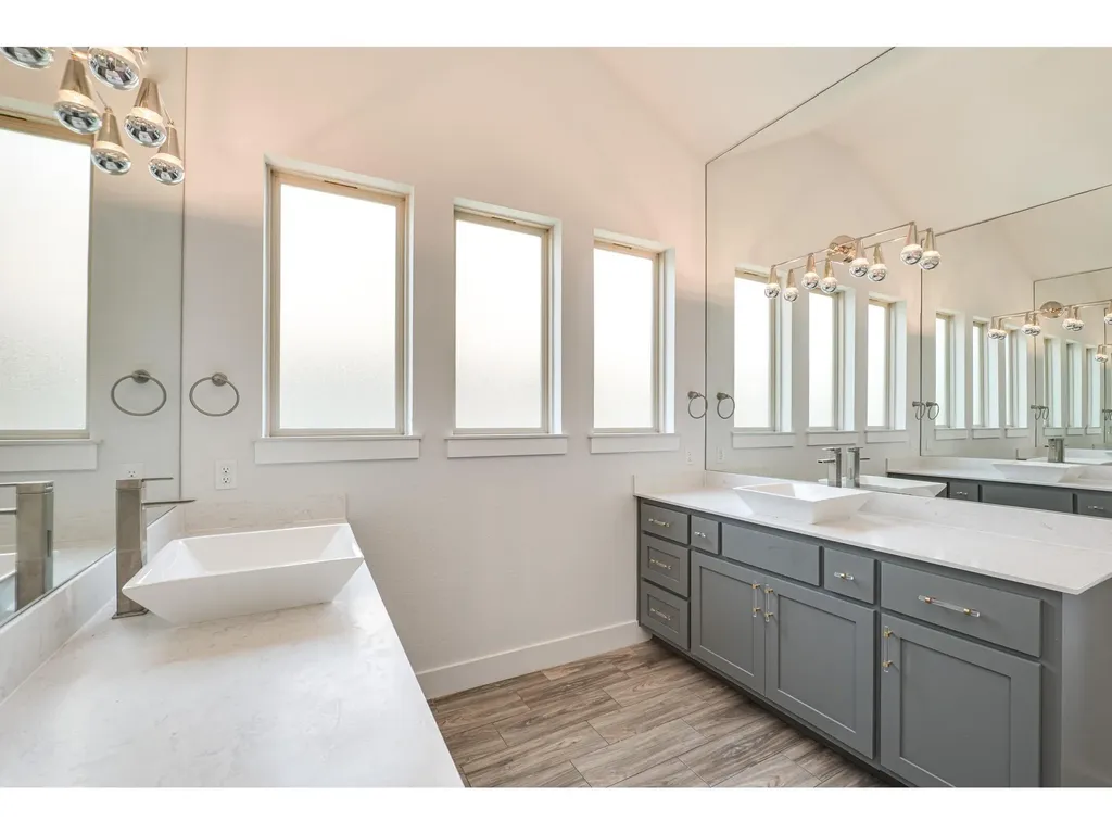 523 Baldovino Skyway Lakeway TX 78738