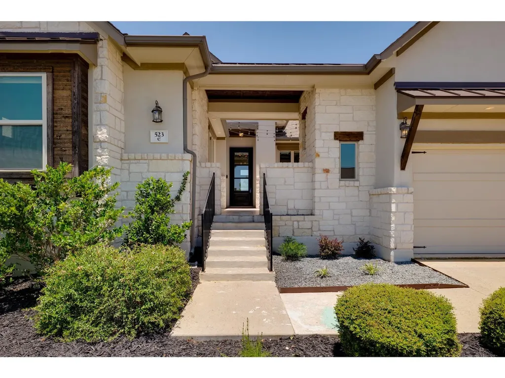 523 Baldovino Skyway Lakeway TX 78738