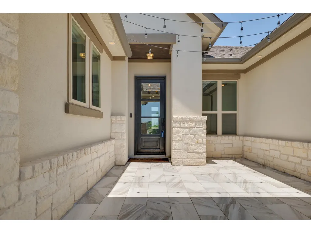 523 Baldovino Skyway Lakeway TX 78738