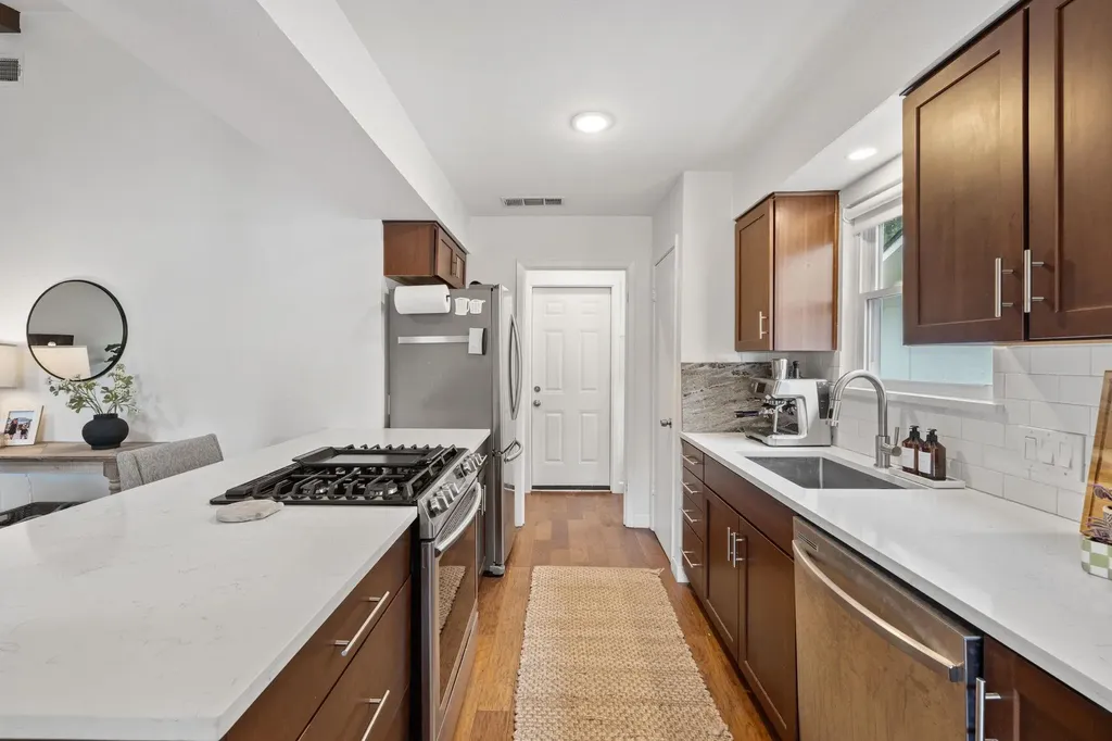 11609 Fast Horse Drive Austin TX 78759