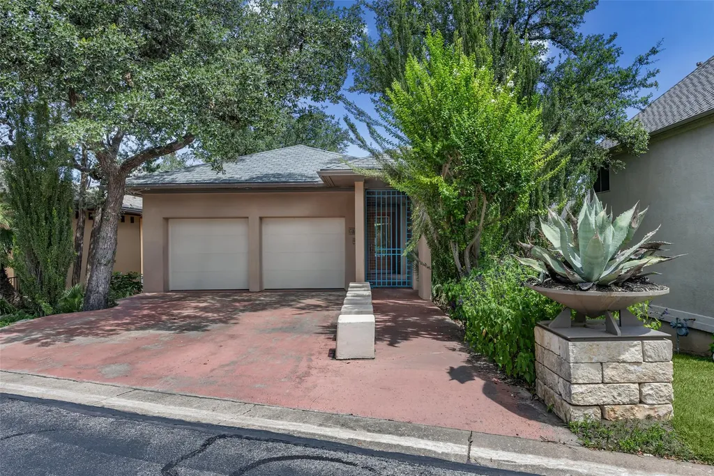 13 Treemont Drive Austin TX 78746