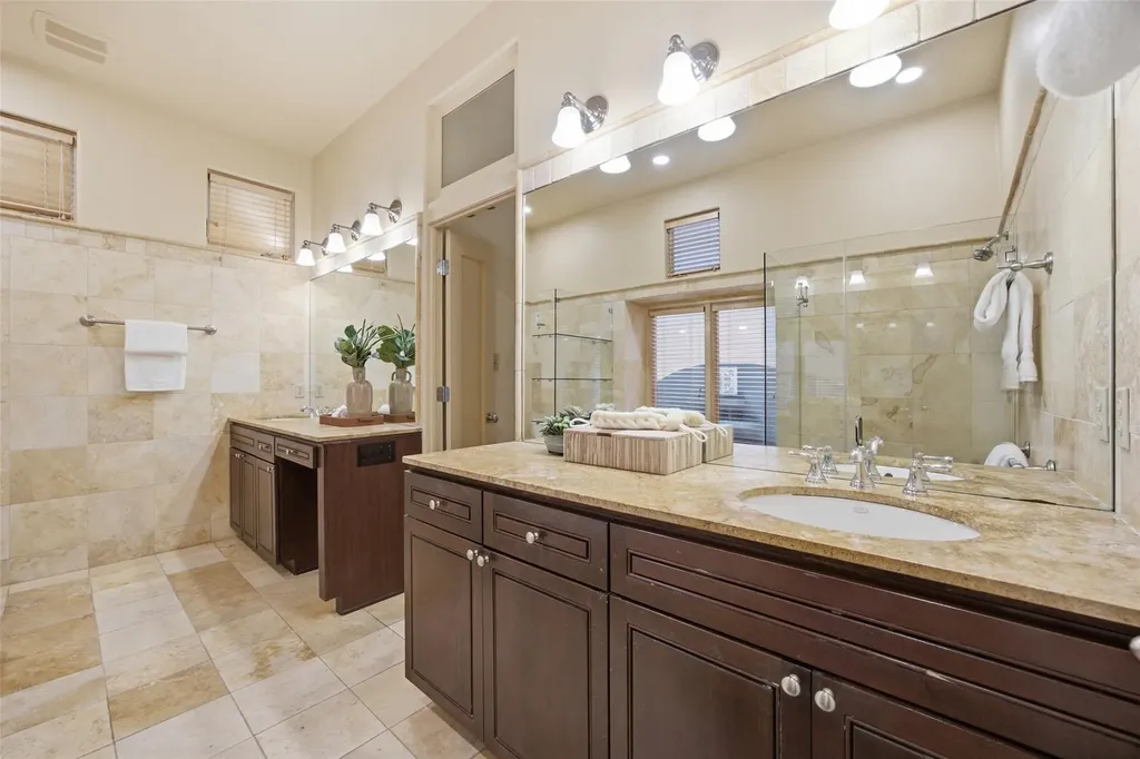 13 Treemont Drive Austin TX 78746