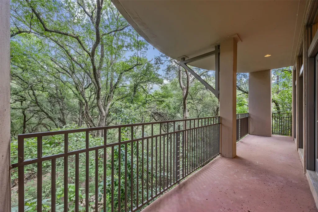 13 Treemont Drive Austin TX 78746