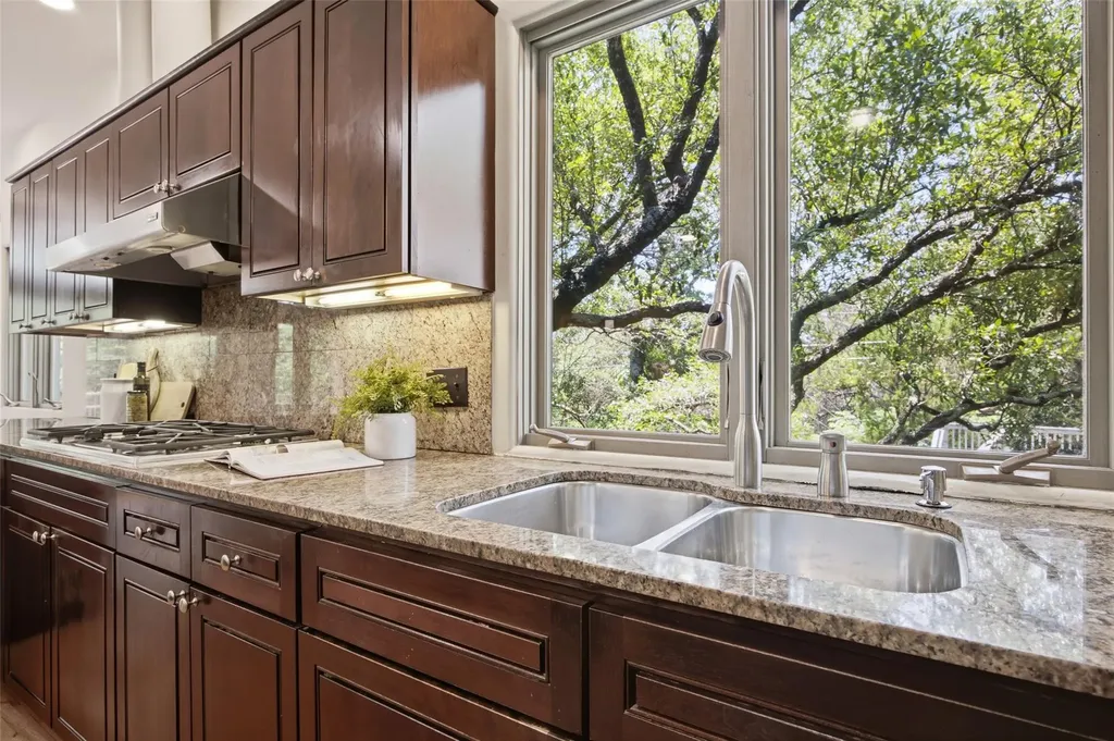 13 Treemont Drive Austin TX 78746