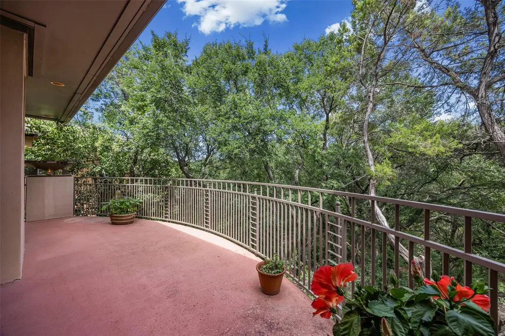 13 Treemont Drive Austin TX 78746