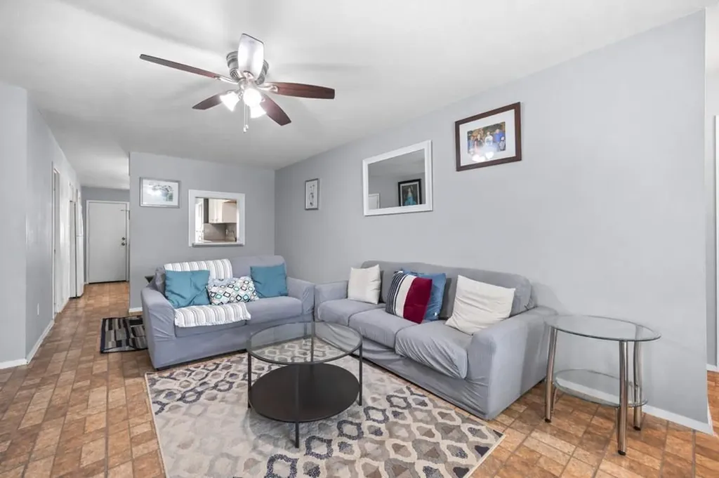 10406 Little Pebble Drive Austin TX 78758