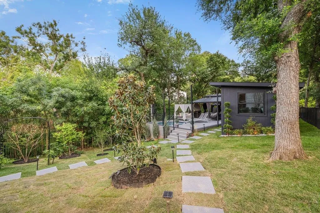 3018 Sunridge Drive Austin TX 78741