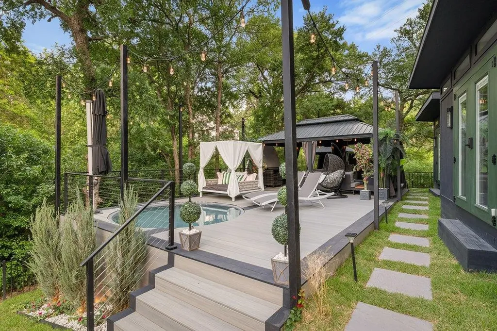 3018 Sunridge Drive Austin TX 78741