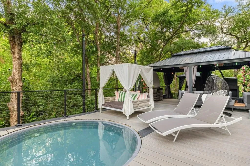 3018 Sunridge Drive Austin TX 78741