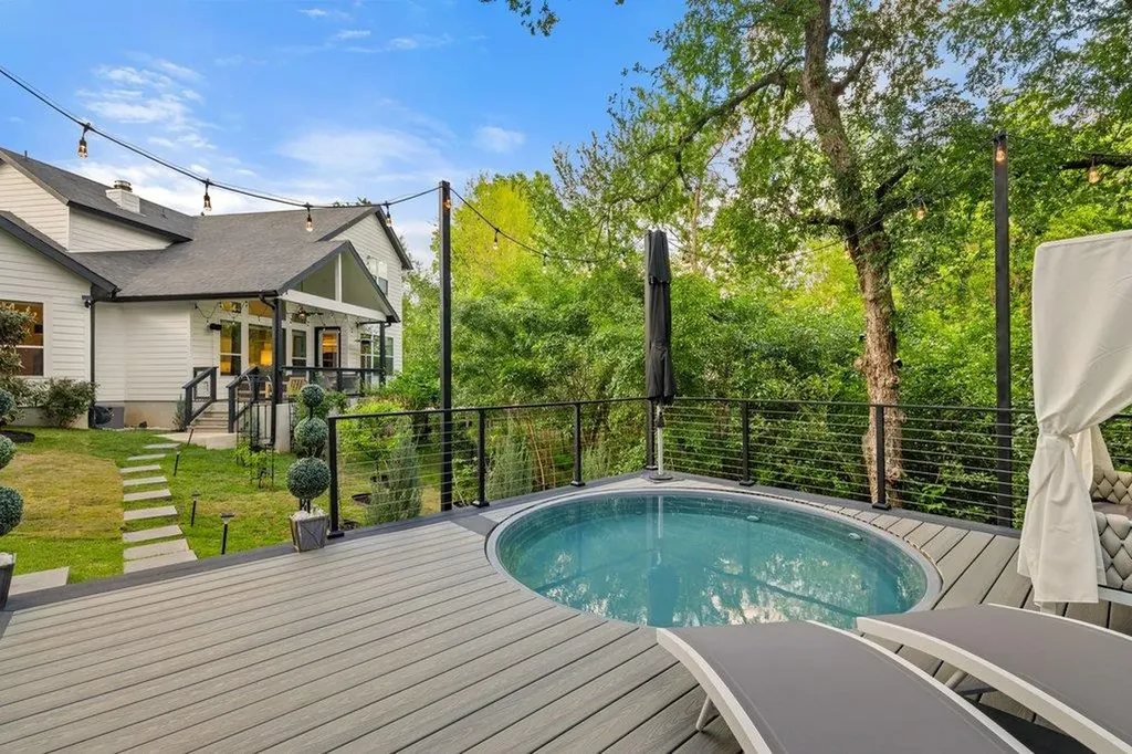 3018 Sunridge Drive Austin TX 78741