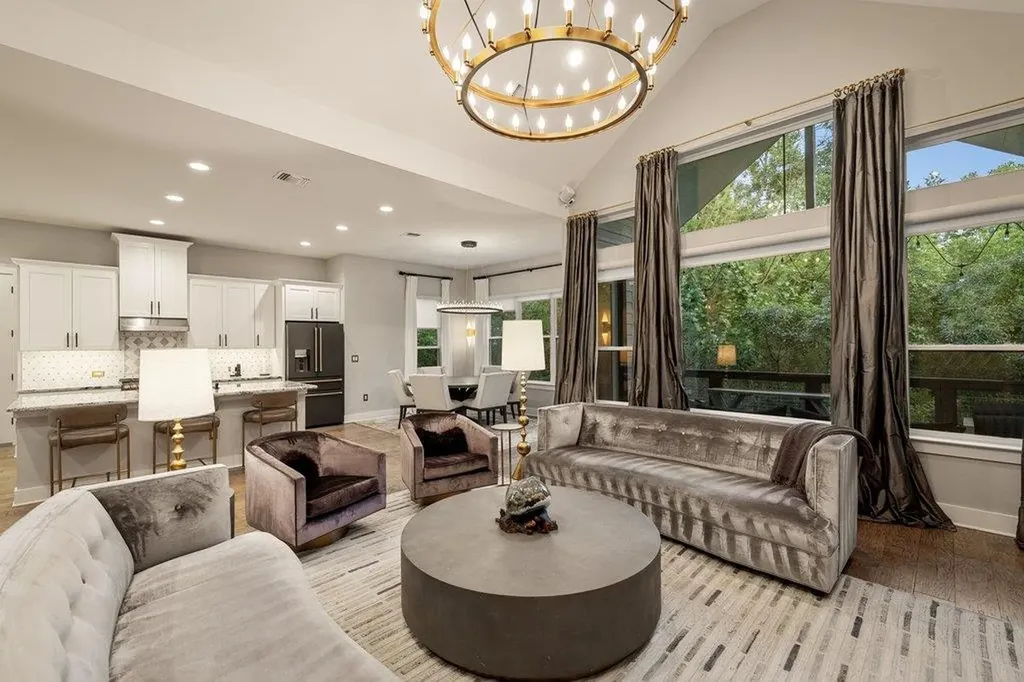 3018 Sunridge Drive Austin TX 78741