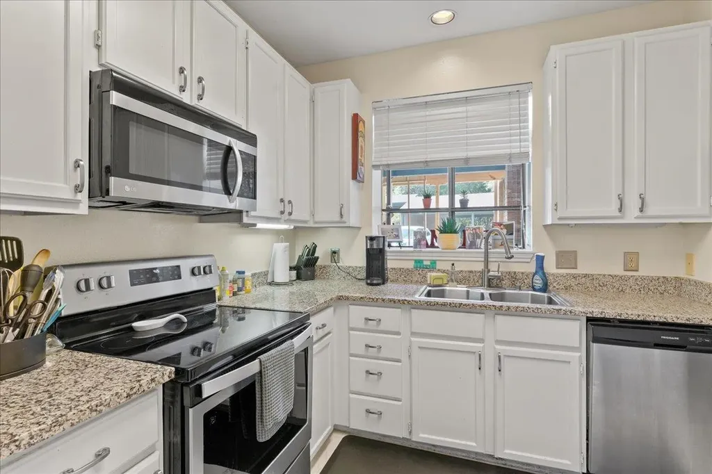 1741 Spyglass Drive Austin TX 78746