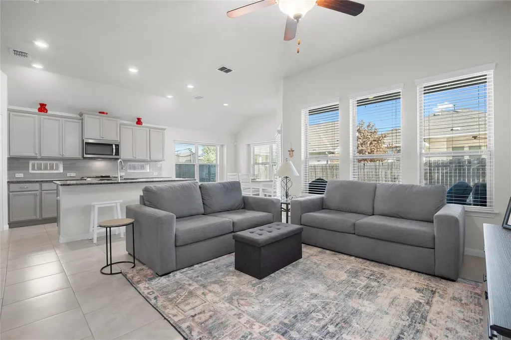 606 Linares Lane Austin TX 78748