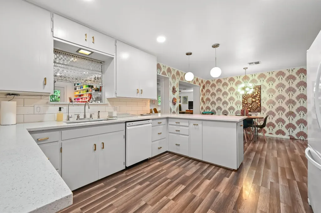 807 Campbell Street Lockhart TX 78644