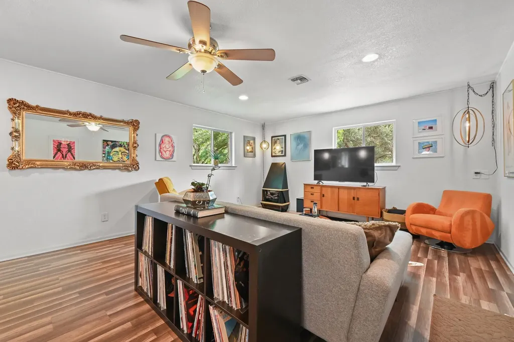 807 Campbell Street Lockhart TX 78644