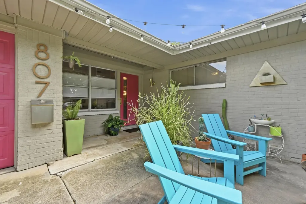 807 Campbell Street Lockhart TX 78644