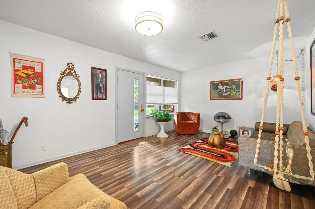 807 Campbell Street Lockhart TX 78644