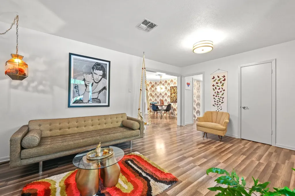 807 Campbell Street Lockhart TX 78644