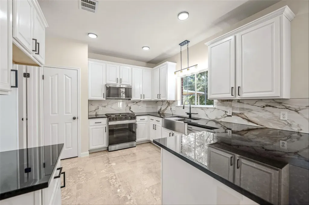 13102 Hunters Chase Drive Austin TX 78729