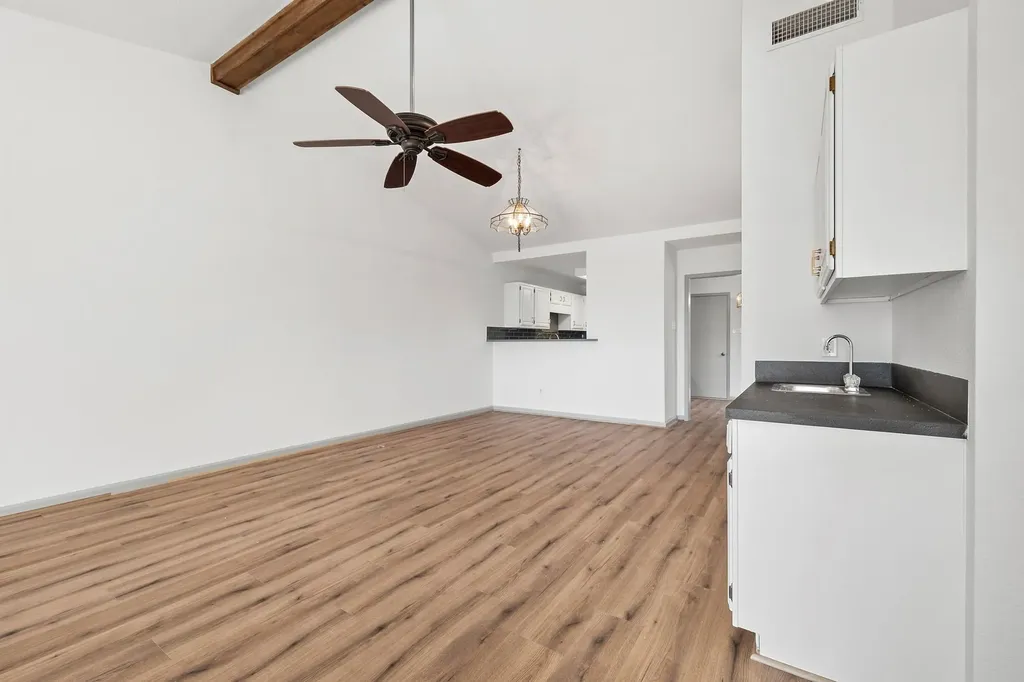 28 Oaks Place Lago Vista TX 78645
