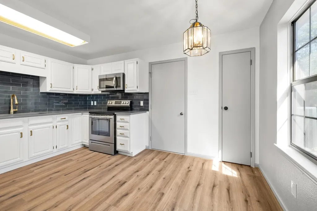 28 Oaks Place Lago Vista TX 78645